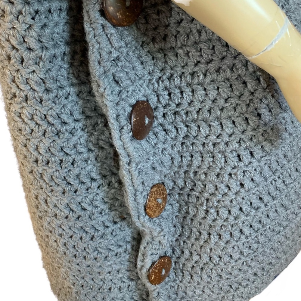 HANDMADE HEAVY KNIT GRAY KNEE LENGTH VEST/DRESS WITH LARGE BUTTONS (2X) - Picture 9 of 13